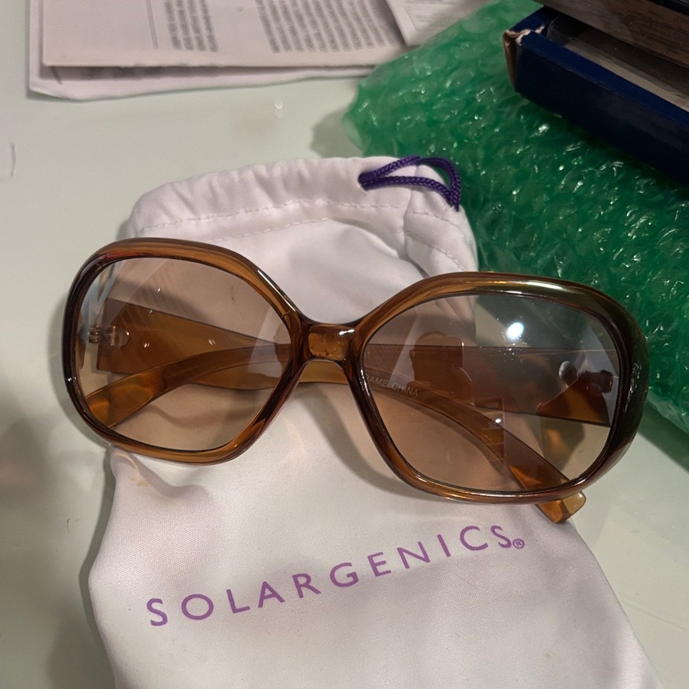 Brown sunglasses